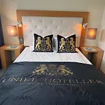 Utsikten - Unike 4* 克维内斯达尔